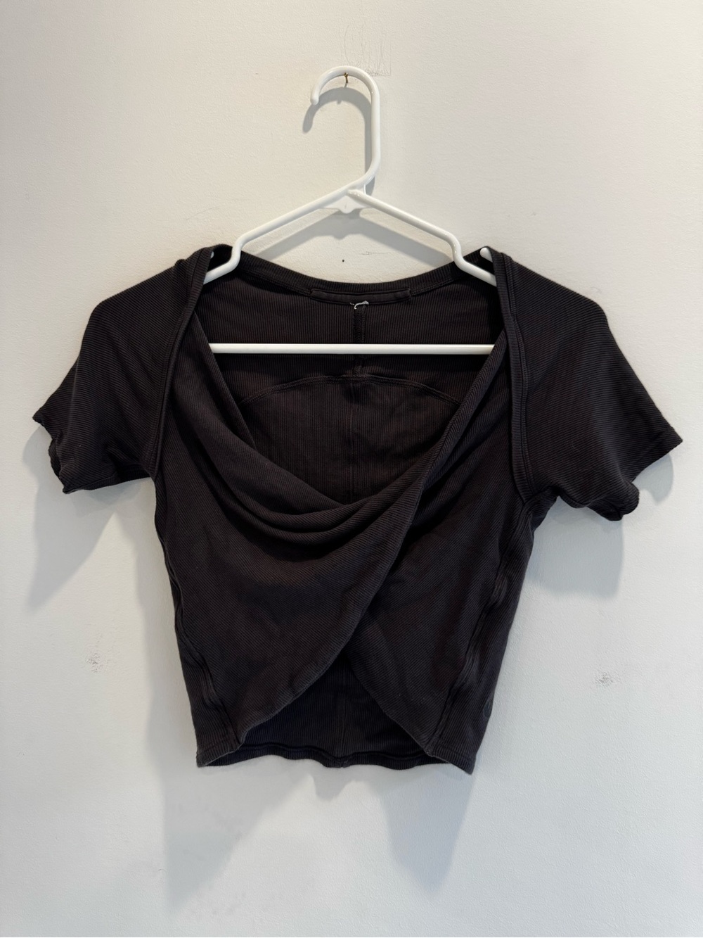 Lululemon LA Twist Front Crop Top size 4